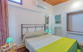 Villa con piscina al mare